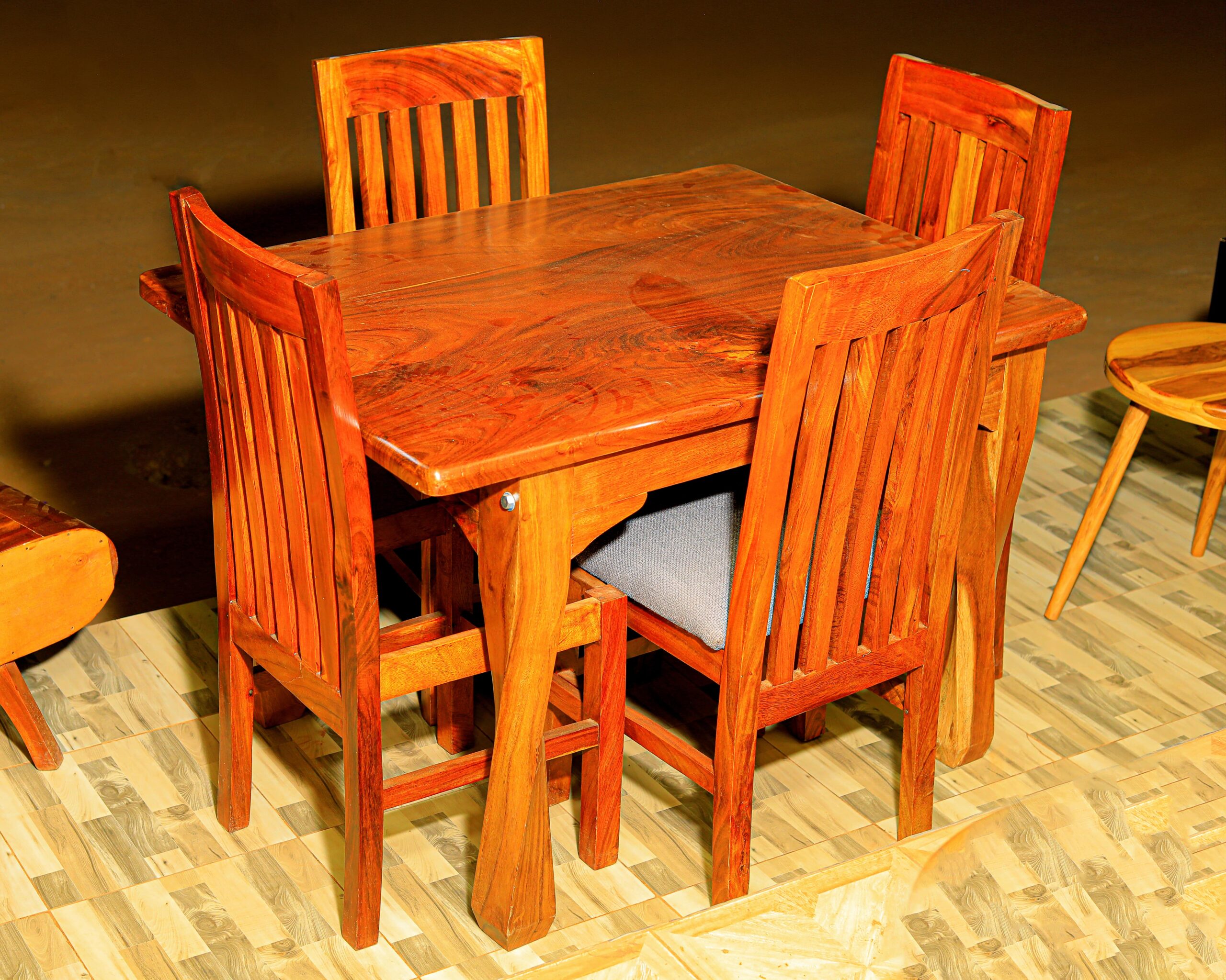 4 Seater Classic Dining Table